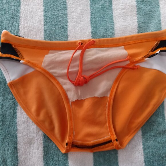 VINTAGE / RARE CHAMPION ORANGE SWIM BRIEF, (*) SIZE SMALL, 30"-32" (Pre-Owned) - Picture 5 of 7